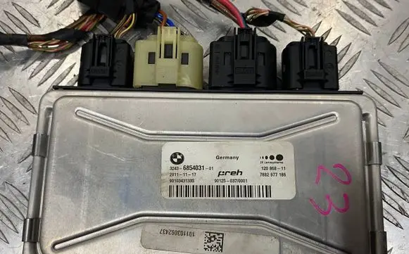 BMW 7 F01 F02 F03 F04 Steering rack control module 6854031 3243685403101