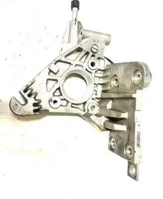 KIA Sportage Engine mounting bracket W12