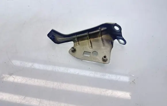 Volkswagen Golf VIII Fender mounting bracket 5M0821136