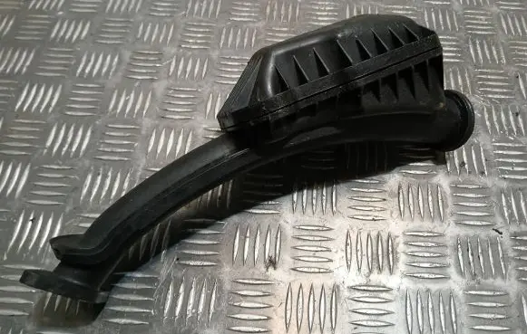 Intake resonator