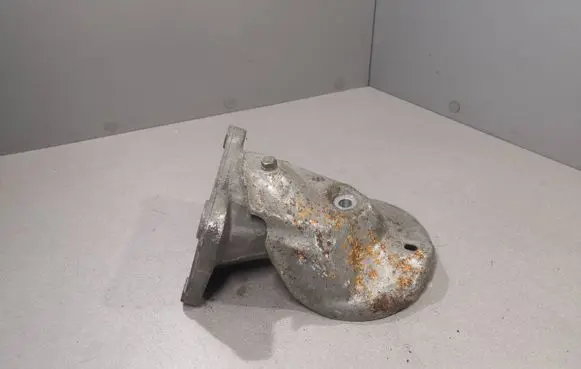 Mercedes-Benz E W210 Engine mounting bracket 6042230004