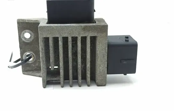 Nissan Navara D23 Glow plug pre-heat relay 271203982R 0028092