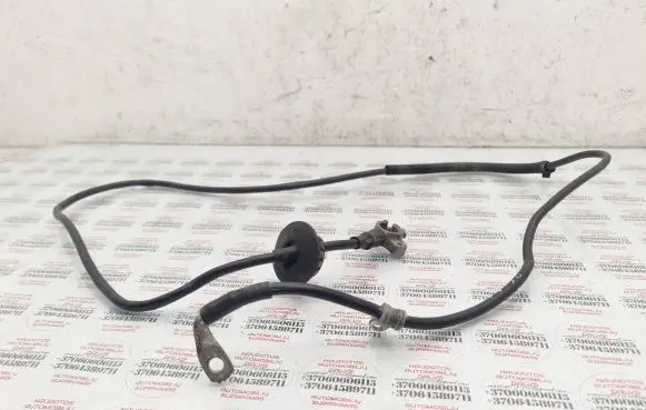 Volkswagen PASSAT B5.5 Positive cable (battery) 8D1971225