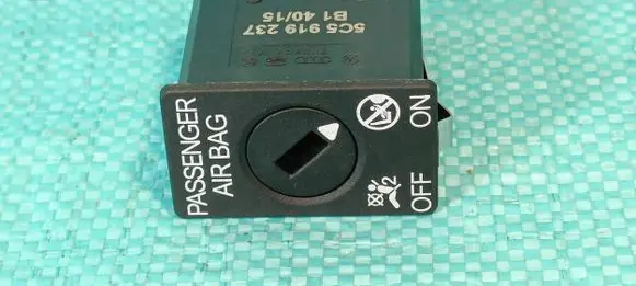 Skoda Octavia Mk3 (5E) Passenger airbag on/off switch 5C5919237 B14015