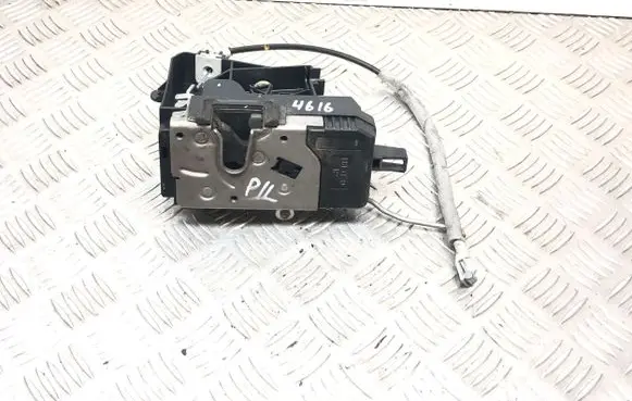 Opel Vectra C Front door lock 13210769