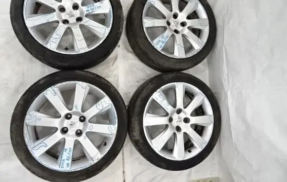 Peugeot 5008 R18 alloy rim 