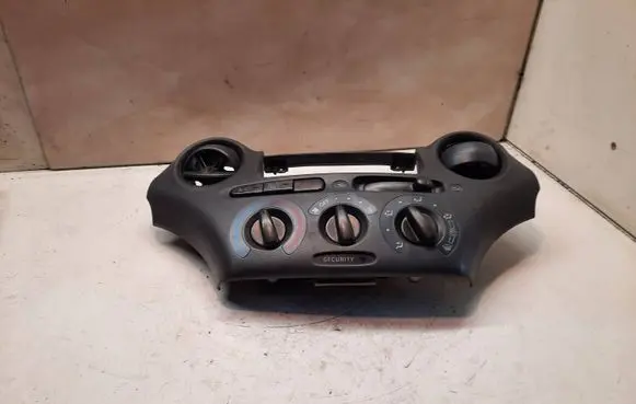 Toyota Yaris Climate control unit 758277