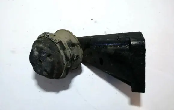 Mercedes-Benz E W211 Engine mounting bracket 6112230804