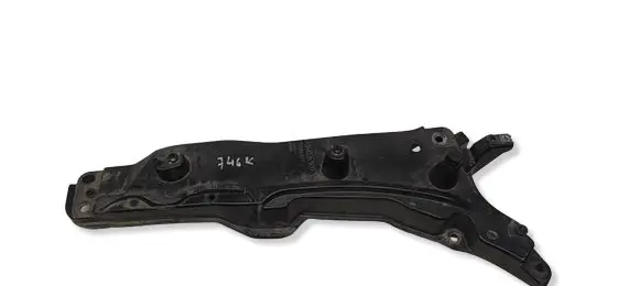 Volvo XC90 Fender mounting bracket 31391777