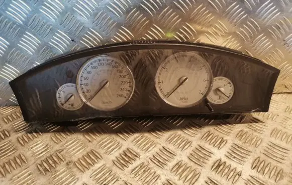 Chrysler 300 - 300C Speedometer (instrument cluster) P56044943AF