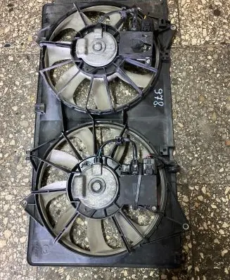 Mazda 6 Radiator cooling fan shroud