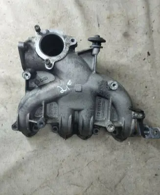 Volkswagen Sharan Intake manifold 03G129713L