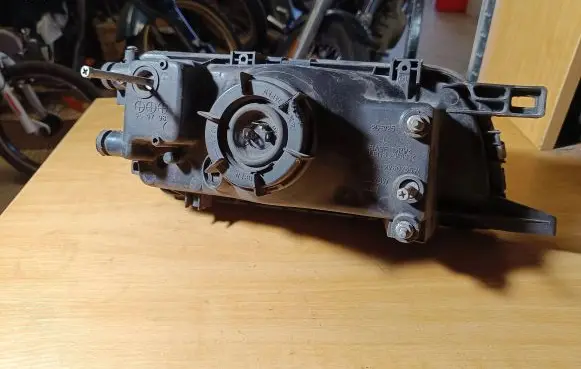 Nissan Sunny Headlight/headlamp 203125