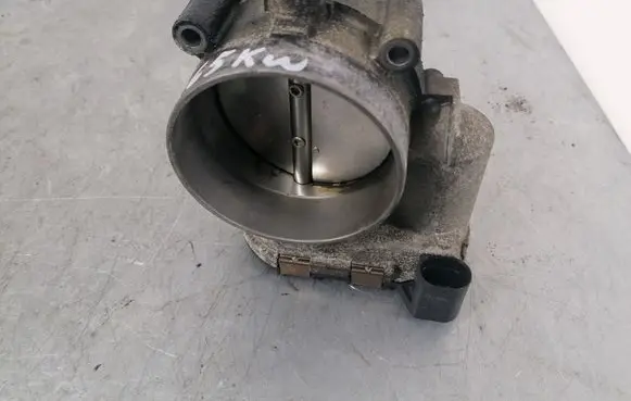 Audi A8 S8 D2 4D Throttle valve 077133062A 0280750047