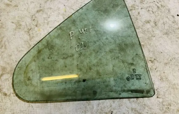 Peugeot 406 Rear vent window glass 