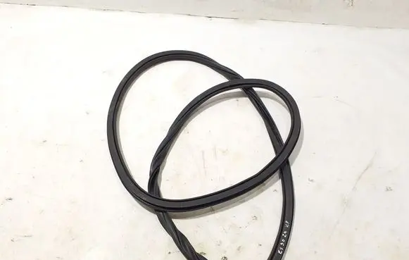 Volvo EX30 Front door rubber seal 80000467