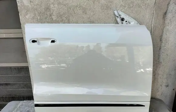 Audi Q8 Front door