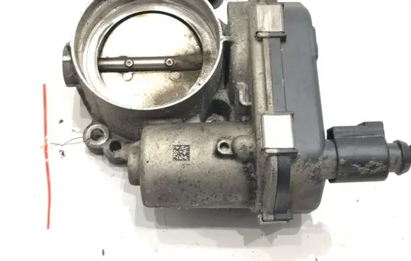 Volkswagen Golf VII Engine shut-off valve 04E133062Q