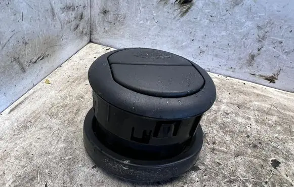 Iveco Daily 35 - 40.10 Dashboard side air vent grill/cover trim 226536