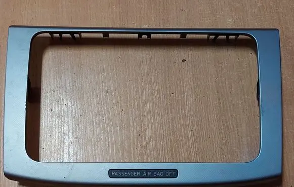 Volkswagen PASSAT B6 Radio/GPS head unit trim 