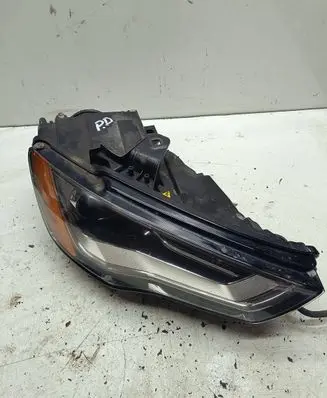 Audi A3 S3 8V Headlight/headlamp 8V0941006B 1EL01074026