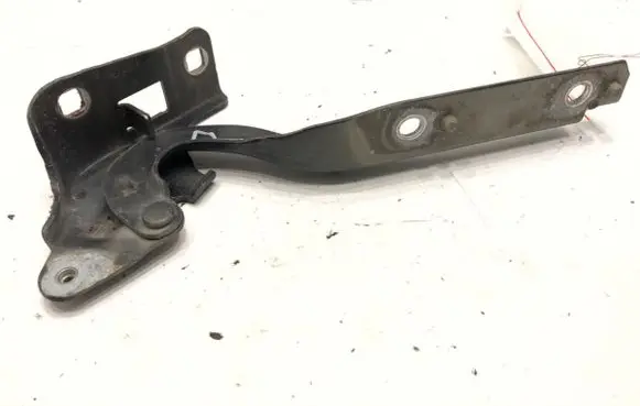 Engine bonnet/hood hinges
