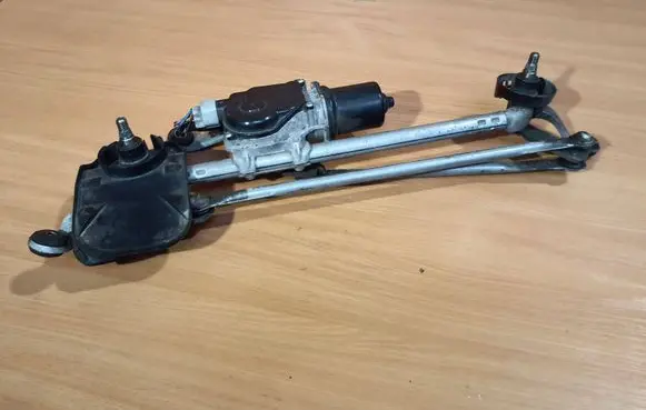 Infiniti Q50 Front wiper linkage and motor 3801C043