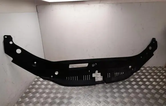 Radiator trim