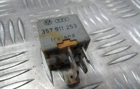 Volkswagen Golf IV Other relay 357911253