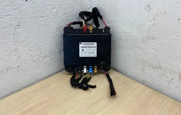 Volkswagen Touareg I Comfort/convenience module 7L6937049AF 05075611 H004S2000