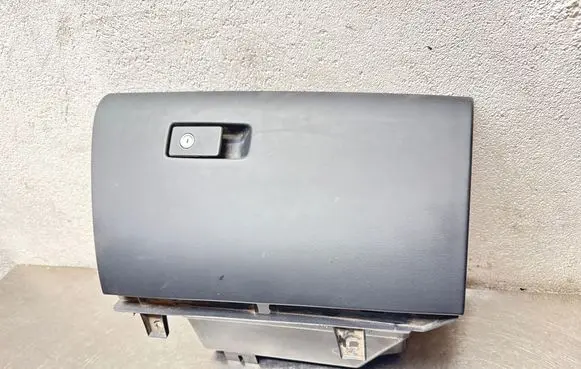 Volvo V60 Glove box 30755651