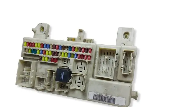 Ford Focus Fuse module 4M5T14A073DDKASAC 4M5T14A073DD
