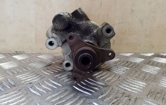 Volvo S40, V40 Power steering pump 7846075 7700872160 7700843918B