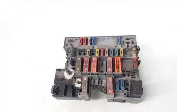 Citroen Xsara Picasso Fuse module 9628024480
