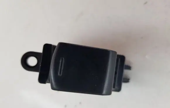 Nissan Qashqai Electric window control switch 25411BR00A