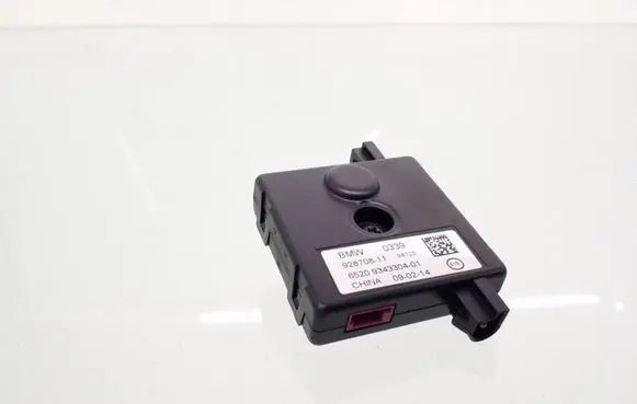 BMW X5 F15 Aerial antenna amplifier 9343304 6520934330401