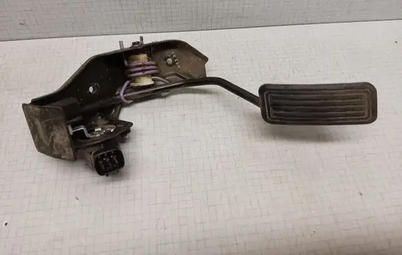 Toyota Corolla Verso E121 Accelerator throttle pedal
