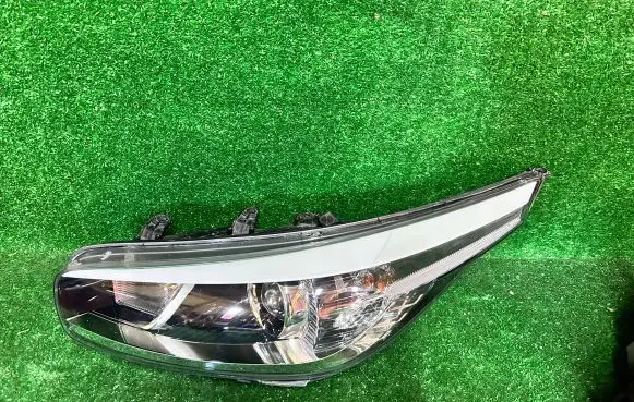KIA Ceed Headlight/headlamp 92101A2220