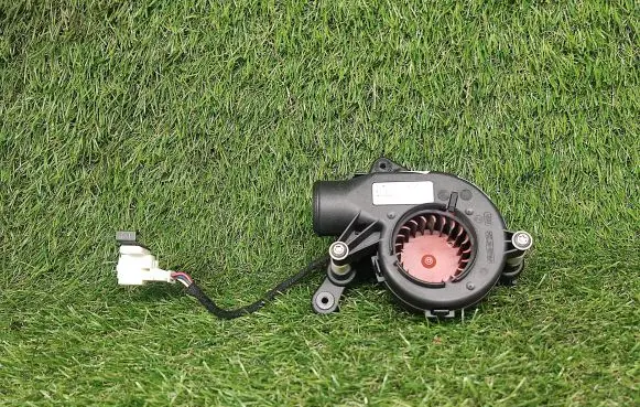 Mercedes-Benz E W212 Engine control unit/module fan A2049060015