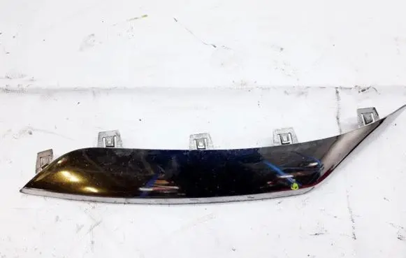 Chrysler Pacifica Front bumper splitter molding cr0402202 pd2221