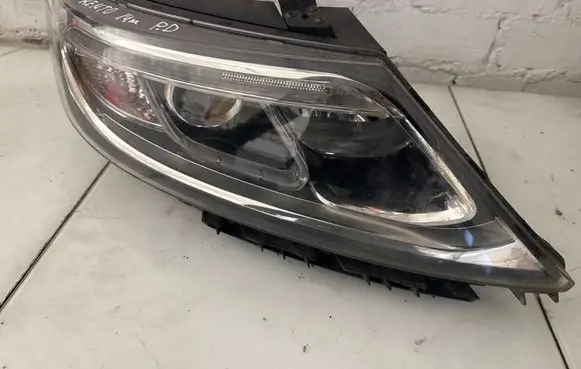 KIA Sorento Headlight/headlamp R009G560041 921022P560 009G560041