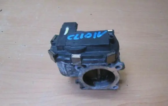 Renault Clio IV Throttle valve