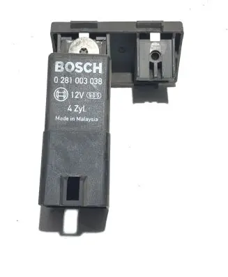 Volkswagen PASSAT B6 Glow plug pre-heat relay 038907281D 0281003038