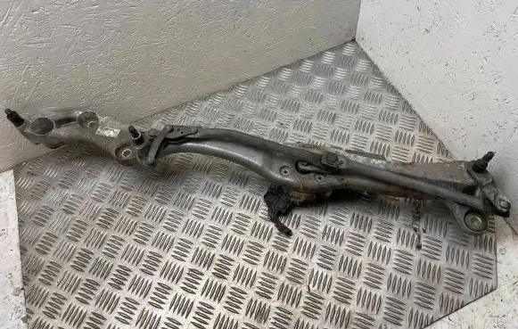 BMW 7 E65 E66 Front wiper linkage and motor 7174969 3397020825