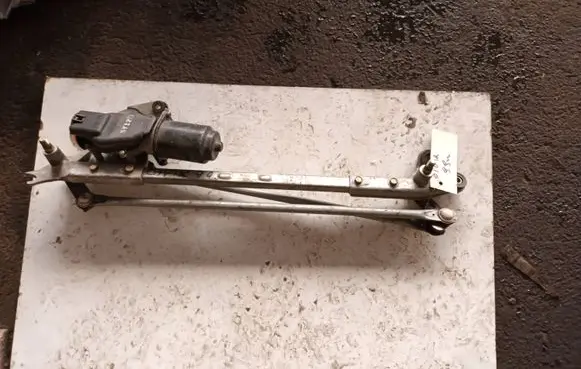 Honda Civic Front wiper linkage 