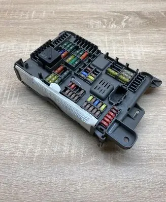 BMW X5 E70 Fuse module 6931687 9240508