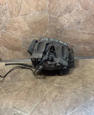 Mercedes-Benz E A207 Front brake caliper