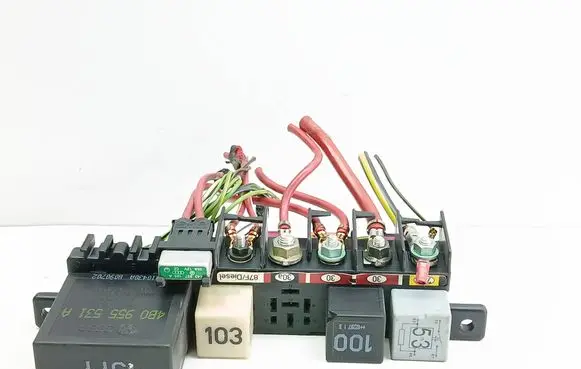 Volkswagen Golf IV Fuse box set 8L0941822 896081000