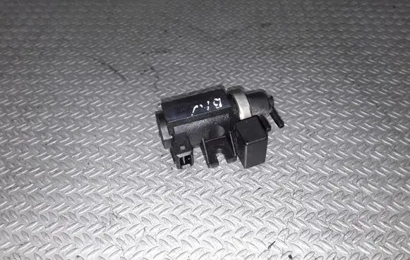 BMW 5 E39 Turbo solenoid valve 72279600