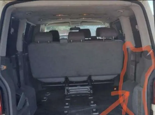 Trunk/boot lower side trim panel